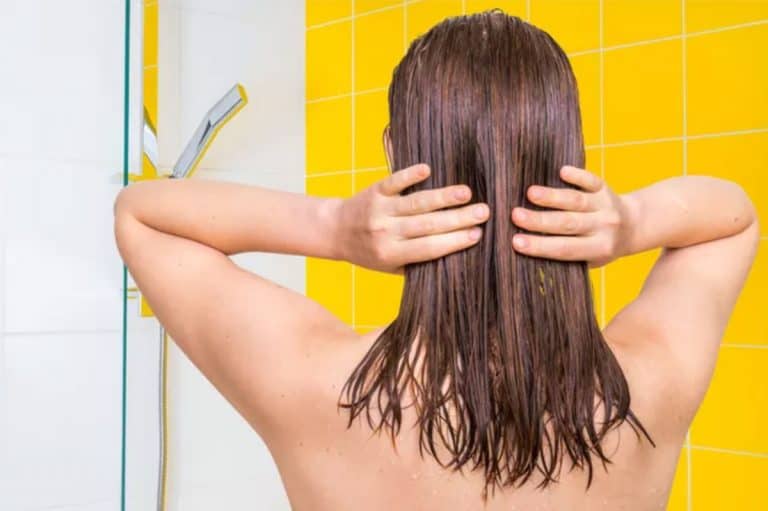 Here’s The Best Way To Use Baby Oil For Your Hair