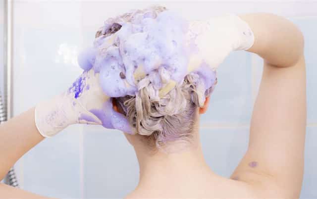 Mixing purple shampoo with hair dye 