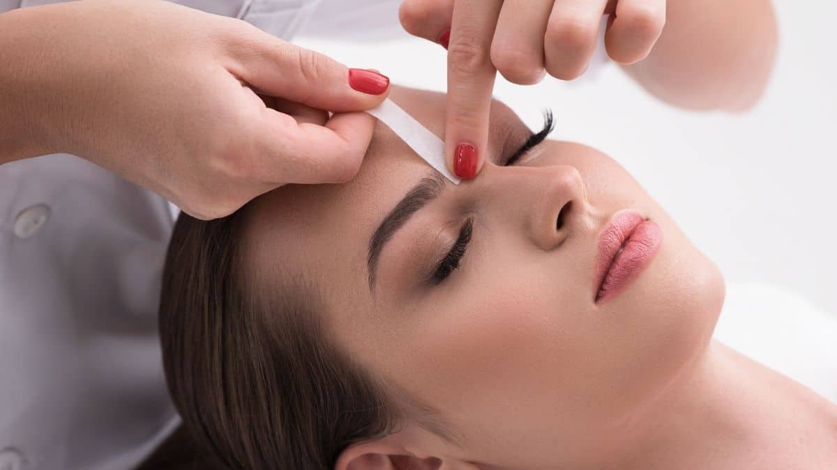 how to get eyebrow wax out of hair